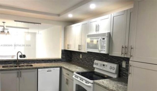 2901 N Nob Hill Rd 107, Sunrise, FL 33322