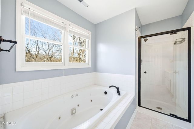 203 Glen Oaks Drive, Johnson City, TN 37615