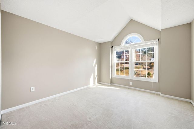 203 Glen Oaks Drive, Johnson City, TN 37615