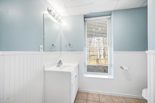 203 Glen Oaks Drive, Johnson City, TN 37615