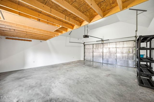 203 Glen Oaks Drive, Johnson City, TN 37615