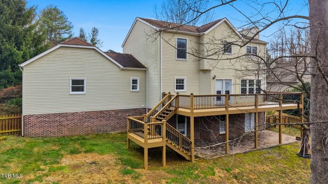 203 Glen Oaks Drive, Johnson City, TN 37615