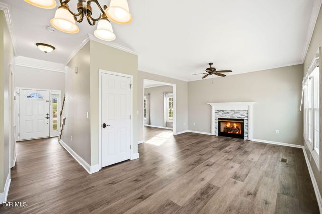 203 Glen Oaks Drive, Johnson City, TN 37615