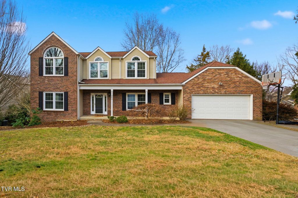 203 Glen Oaks Drive, Johnson City, TN 37615