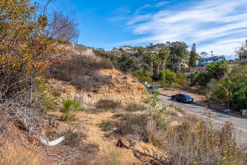 Image 5 of property listing at 0 Grandview, La Mesa, CA 91941