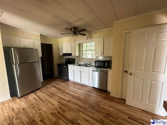 1915 Converse Dr, Florence, SC 29501