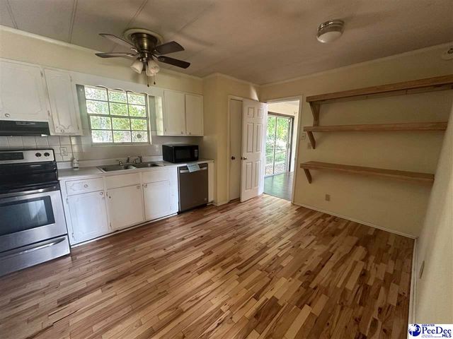 1915 Converse Dr, Florence, SC 29501
