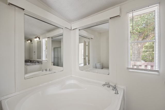 9330 Lynda Lane, Hawk Cove, TX 75474