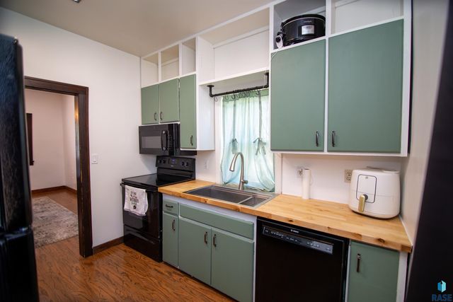 1915 N Wayland Ave Ave Avenue, Sioux Falls, SD 57103