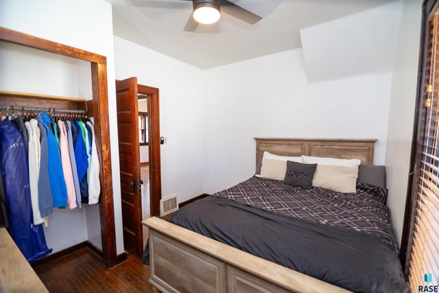 1915 N Wayland Ave Ave Avenue, Sioux Falls, SD 57103