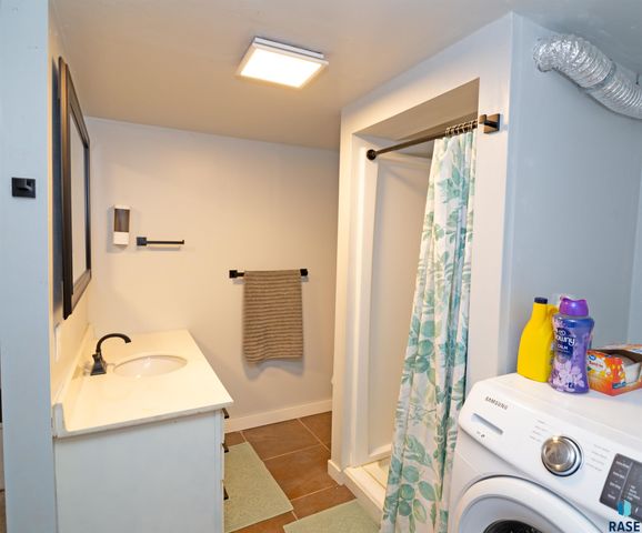 1915 N Wayland Ave Ave Avenue, Sioux Falls, SD 57103