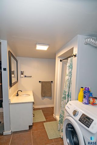 1915 N Wayland Ave Ave Avenue, Sioux Falls, SD 57103