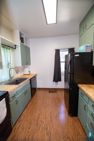 1915 N Wayland Ave Ave Avenue, Sioux Falls, SD 57103