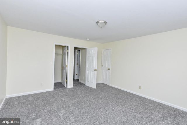 24 SANFORD DR, Bunker Hill, WV 25413