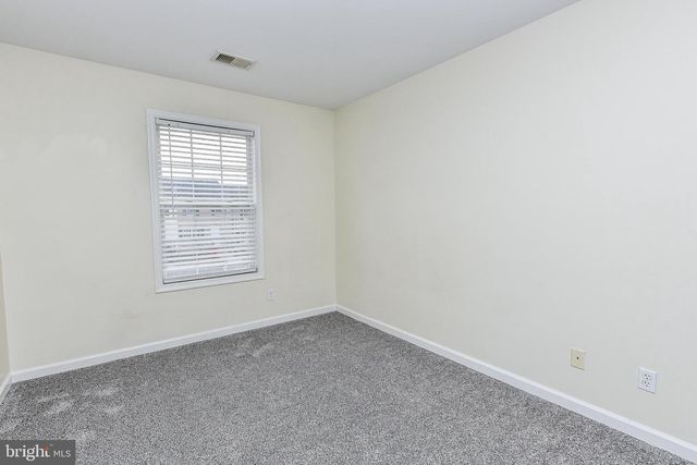 24 SANFORD DR, Bunker Hill, WV 25413