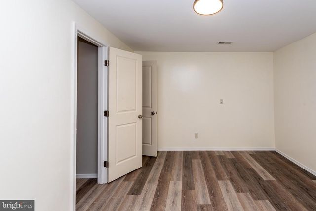 24 SANFORD DR, Bunker Hill, WV 25413