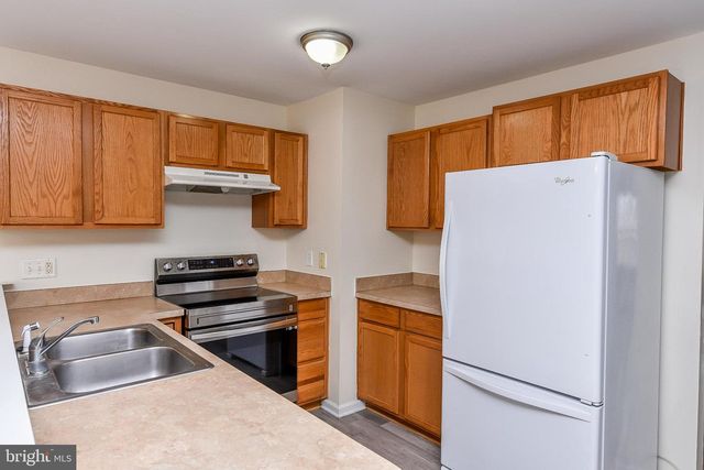 24 SANFORD DR, Bunker Hill, WV 25413