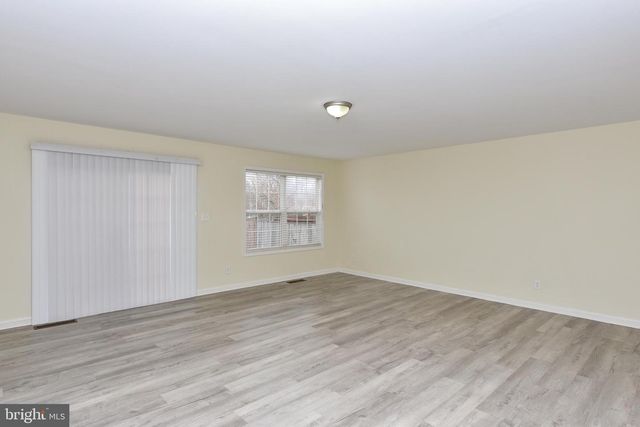 24 SANFORD DR, Bunker Hill, WV 25413