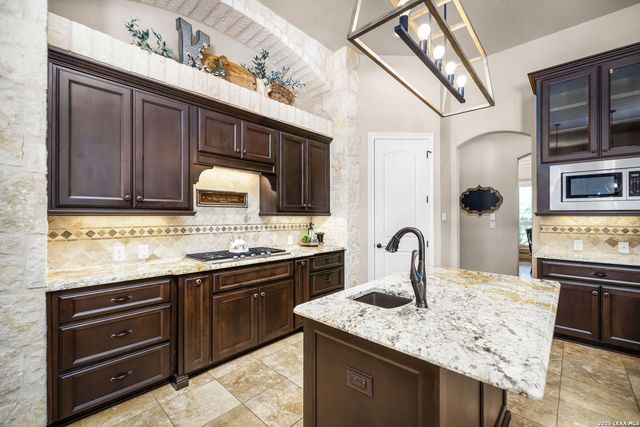19515 WINDSWEPT CV, Garden Ridge, TX 78266