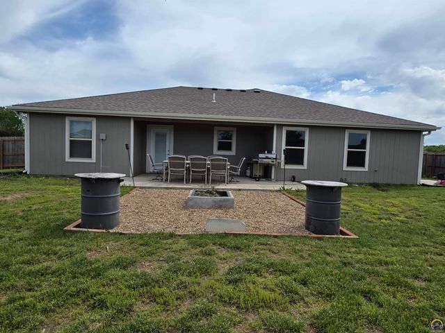 3334 SE 23rd ST, Topeka, KS 66605