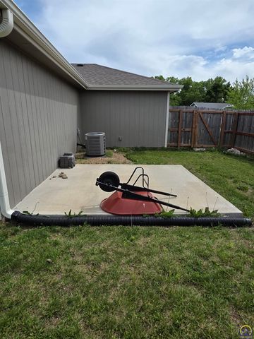 3334 SE 23rd ST, Topeka, KS 66605