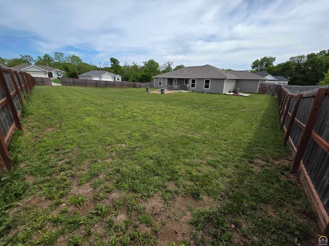 3334 SE 23rd ST, Topeka, KS 66605