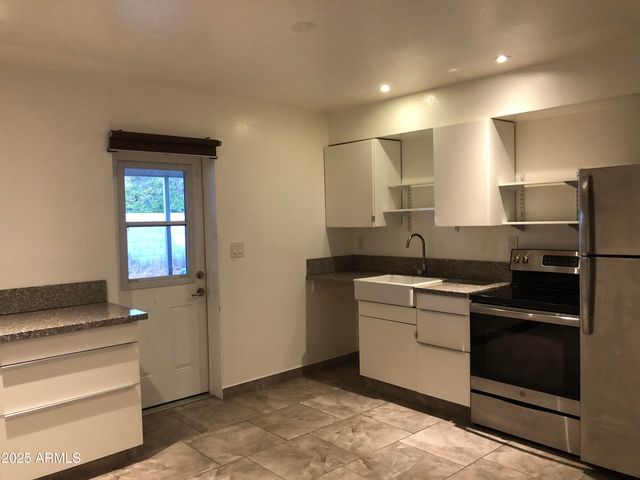 2020 S GRANADA Drive 4, Tempe, AZ 85282