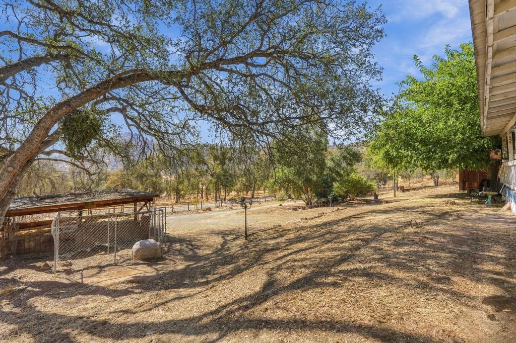 Image 12 of property listing at 38152 Ruth Hill Road, Yokuts Valley, CA 93675