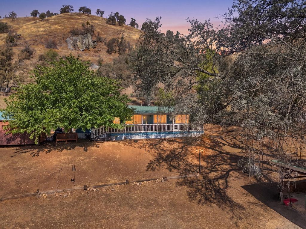Image 14 of property listing at 38152 Ruth Hill Road, Yokuts Valley, CA 93675