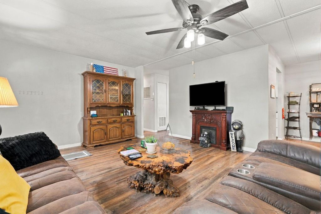 Image 23 of property listing at 38152 Ruth Hill Road, Yokuts Valley, CA 93675
