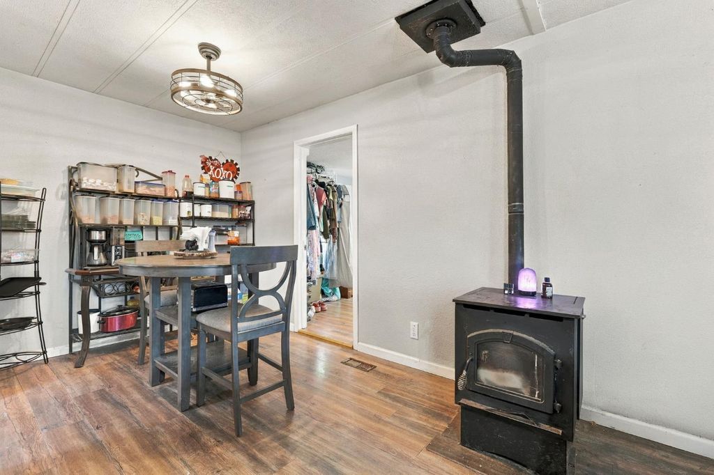 Image 24 of property listing at 38152 Ruth Hill Road, Yokuts Valley, CA 93675