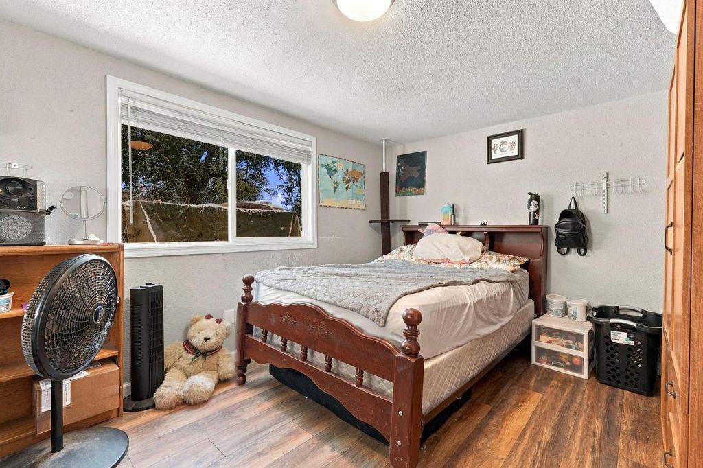 Image 40 of property listing at 38152 Ruth Hill Road, Yokuts Valley, CA 93675