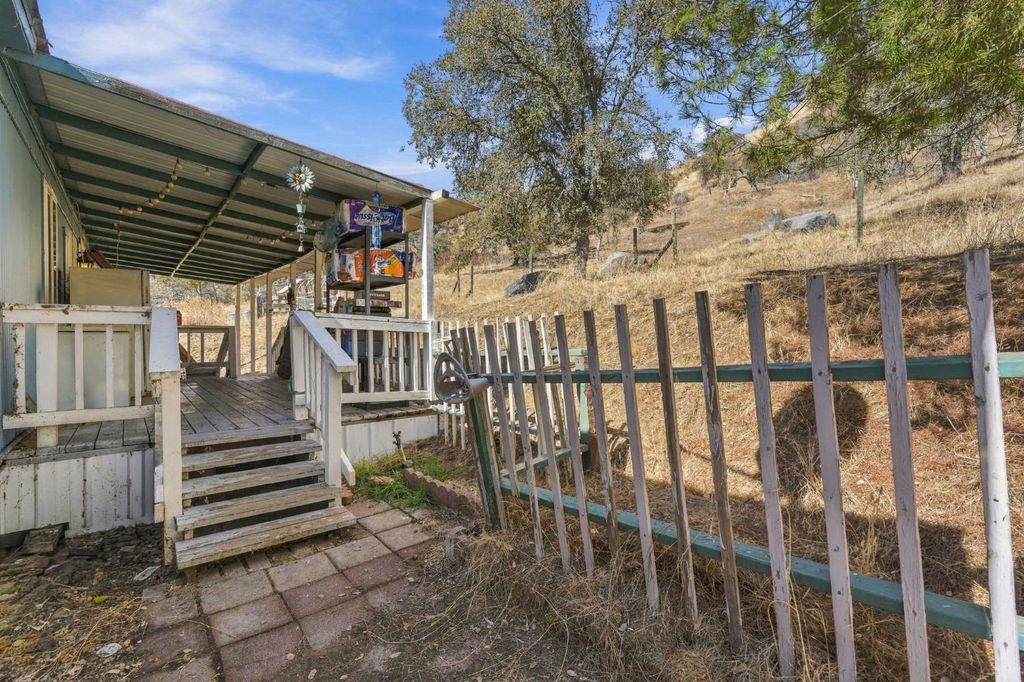 Image 42 of property listing at 38152 Ruth Hill Road, Yokuts Valley, CA 93675