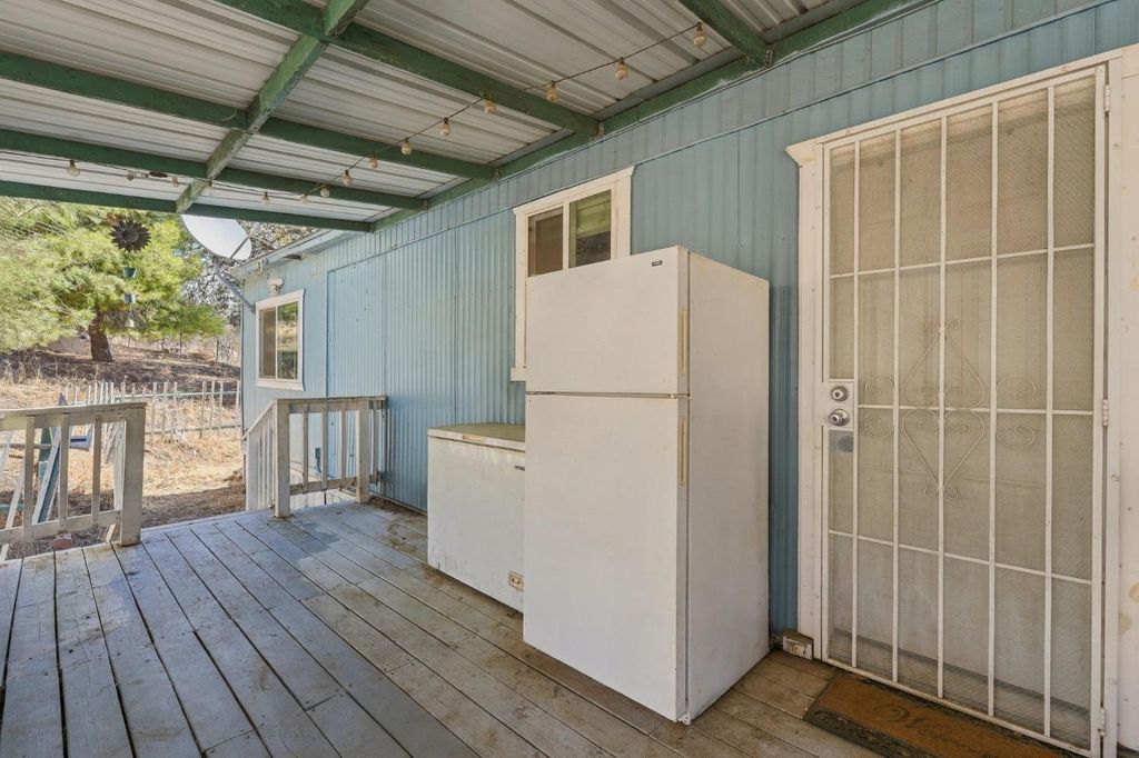 Image 43 of property listing at 38152 Ruth Hill Road, Yokuts Valley, CA 93675