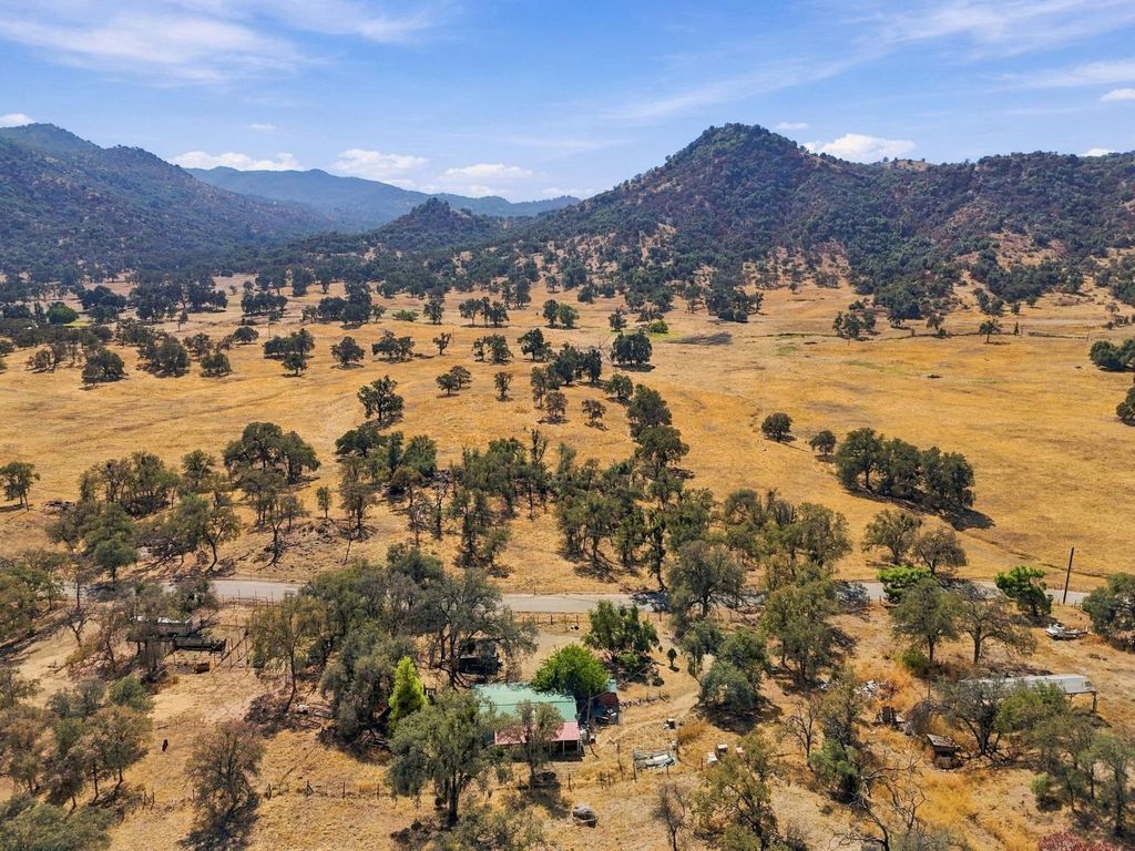Image 45 of property listing at 38152 Ruth Hill Road, Yokuts Valley, CA 93675