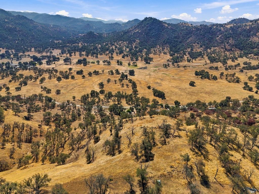 Image 49 of property listing at 38152 Ruth Hill Road, Yokuts Valley, CA 93675