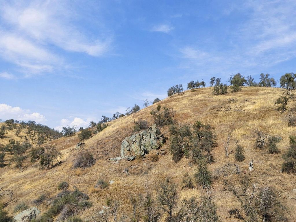 Image 55 of property listing at 38152 Ruth Hill Road, Yokuts Valley, CA 93675