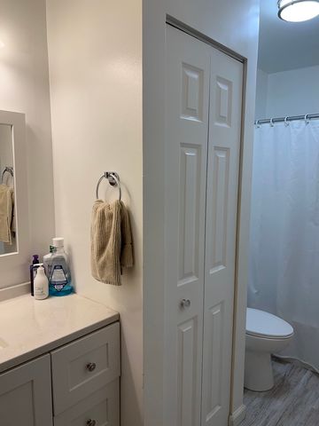 746 Prescott Drive 205, Roselle, IL 60172