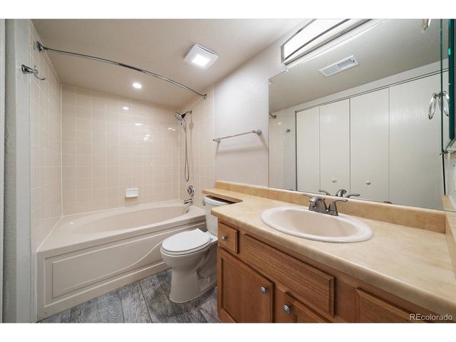 10293 E Peakview Ave F202, Englewood, CO 80111