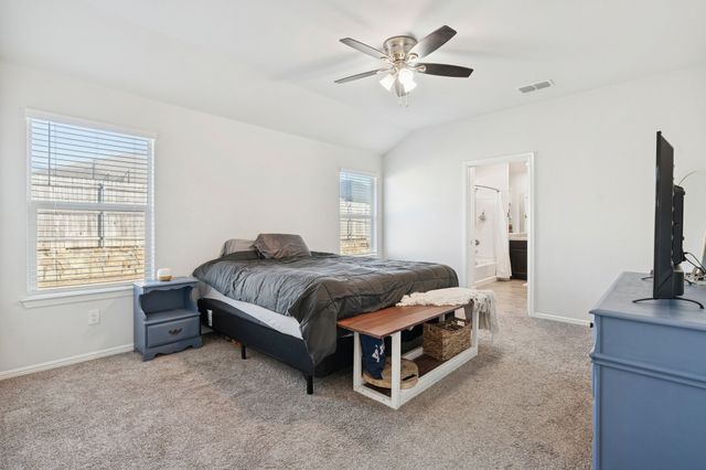 421 Houndstooth Drive, Fort Worth, TX 76131