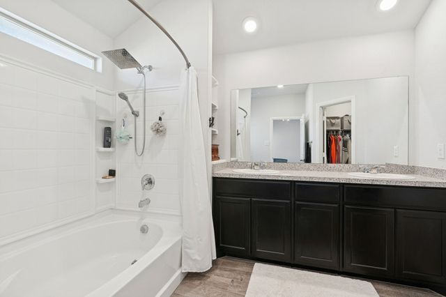 421 Houndstooth Drive, Fort Worth, TX 76131