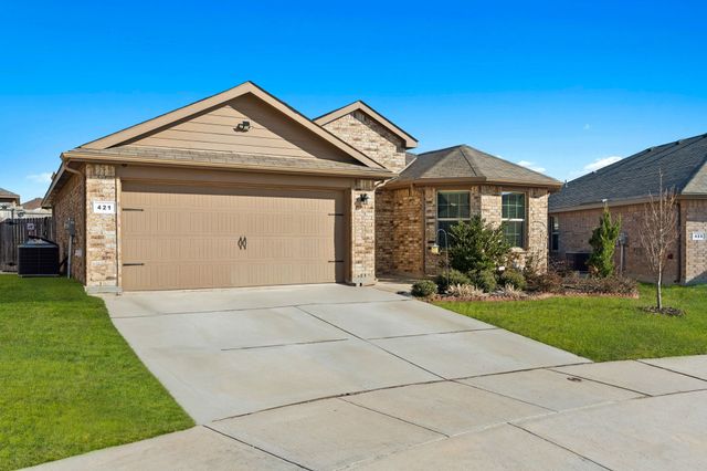 421 Houndstooth Drive, Fort Worth, TX 76131