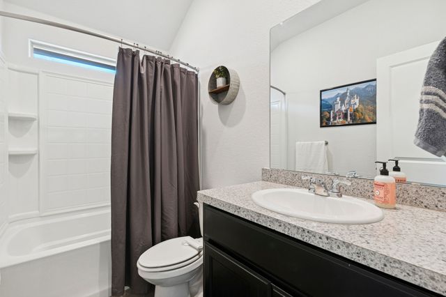 421 Houndstooth Drive, Fort Worth, TX 76131