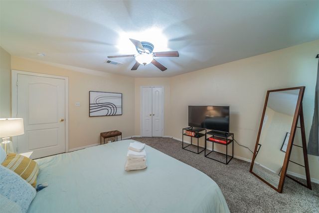 421 Oxford Street, Burleson, TX 76028