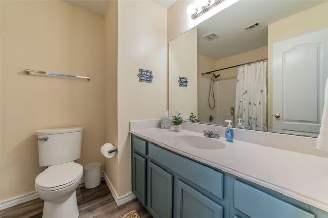 421 Oxford Street, Burleson, TX 76028