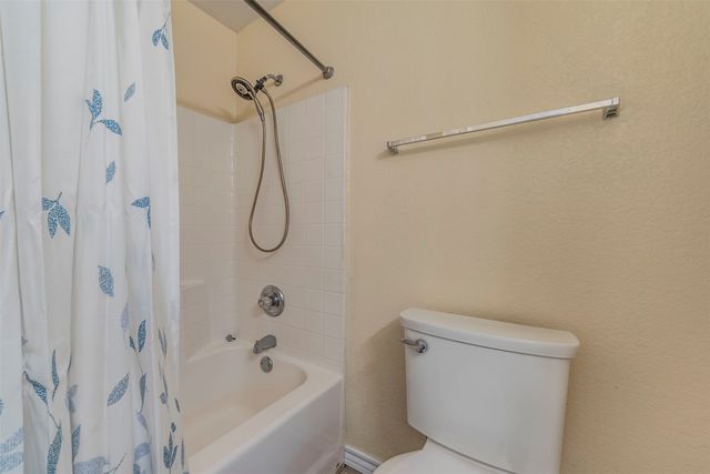 421 Oxford Street, Burleson, TX 76028