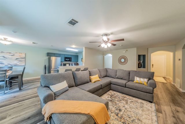 421 Oxford Street, Burleson, TX 76028