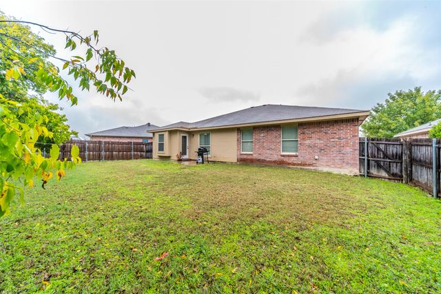 421 Oxford Street, Burleson, TX 76028