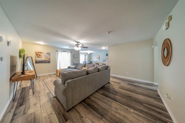 421 Oxford Street, Burleson, TX 76028