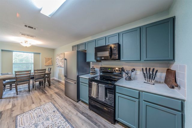 421 Oxford Street, Burleson, TX 76028